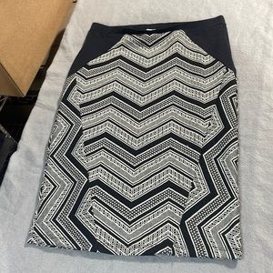 Black and white geometric pencil skirt